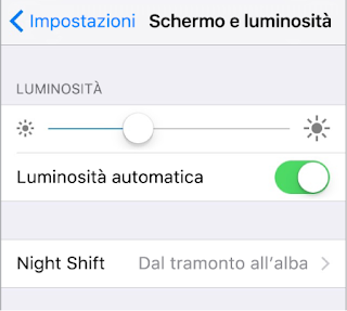 Personalizzare iPhone SE regolando la luminosità del display