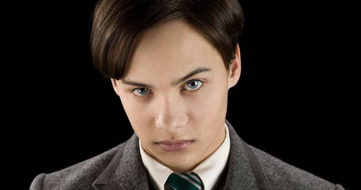 Кристиан коулсон том марволо реддл. Том реддл и гарри поттер. Кристиан коулсон гарри поттер. Кристиан коулсон гарри поттер. Фрэнк диллэйн.