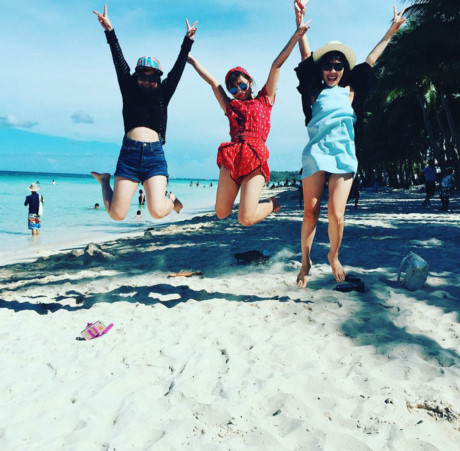 Di du lich voi hoi ban gai ma thich the nay, thi can gi nguoi yeu nua? - Anh 28