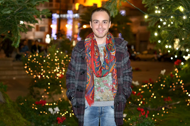 http://www.syriouslyinfashion.com/2013/12/christmas-lights-in-city.html
