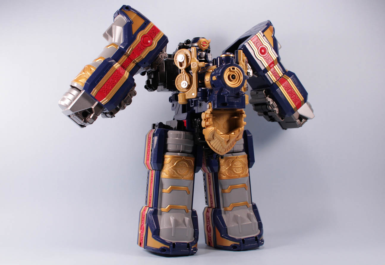 The Toy Museum Power Rangers Mystic Force Solar Streak Megazord