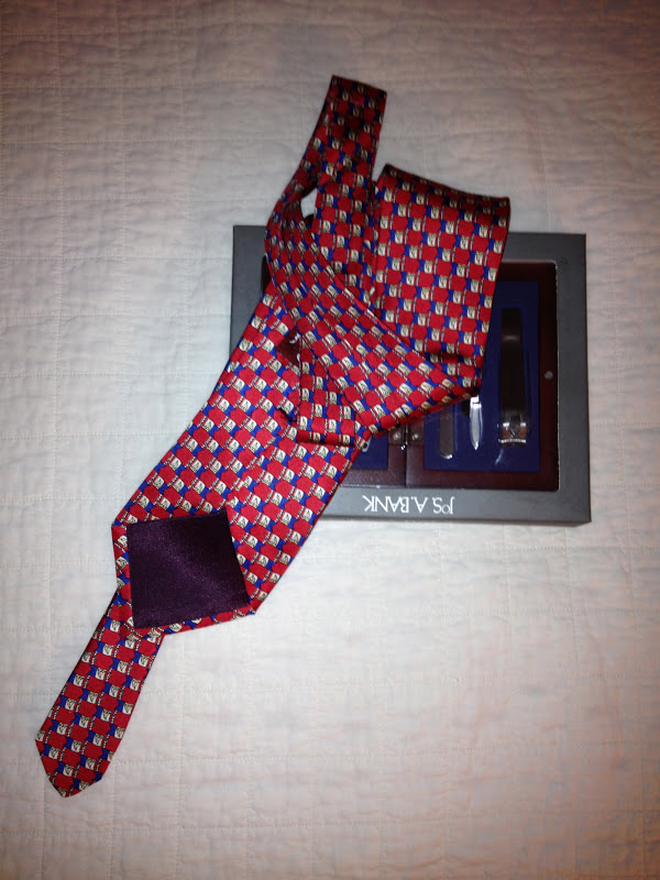 Ebay Pics Jos.A.Bank Valet Grooming Kit with Jos.A.Bank Necktie