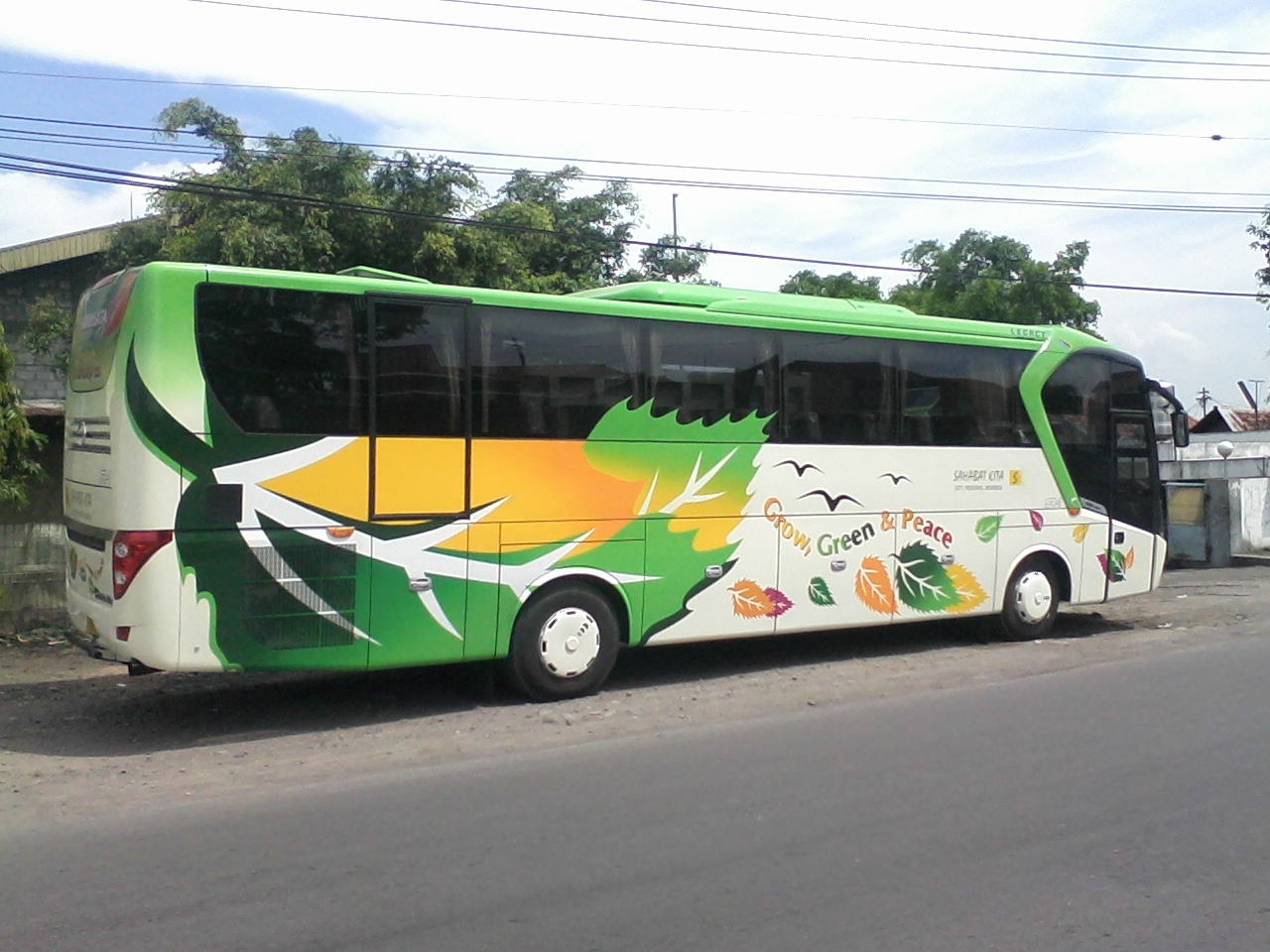 Legasi Perjalanan: Mengenal Lebih Dekat Sahabat Kita, Bus Pariwisata Legacy