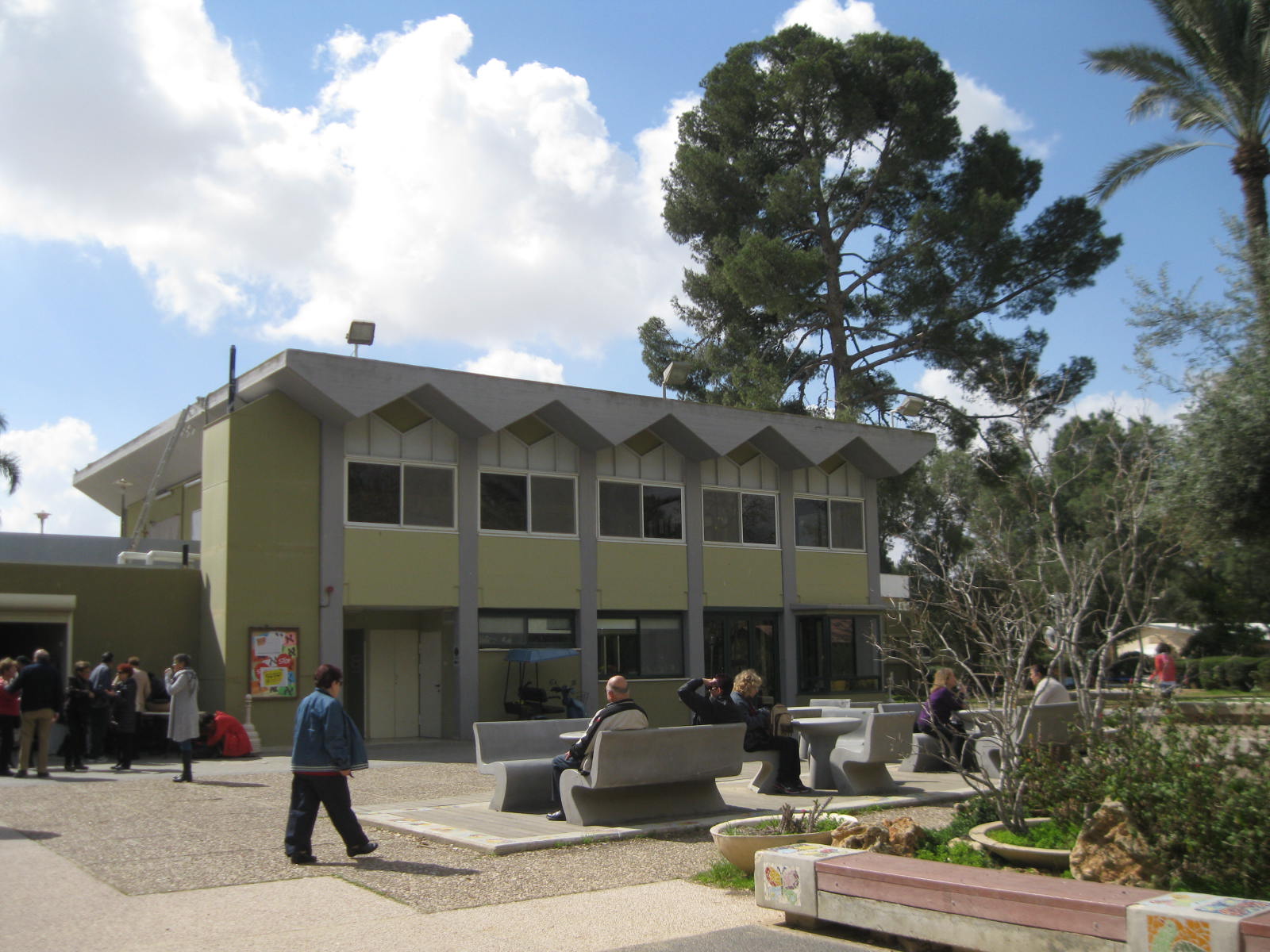 Jerusalem Hills daily photo: 70-year-old Kibbutz Hatzerim is thriving