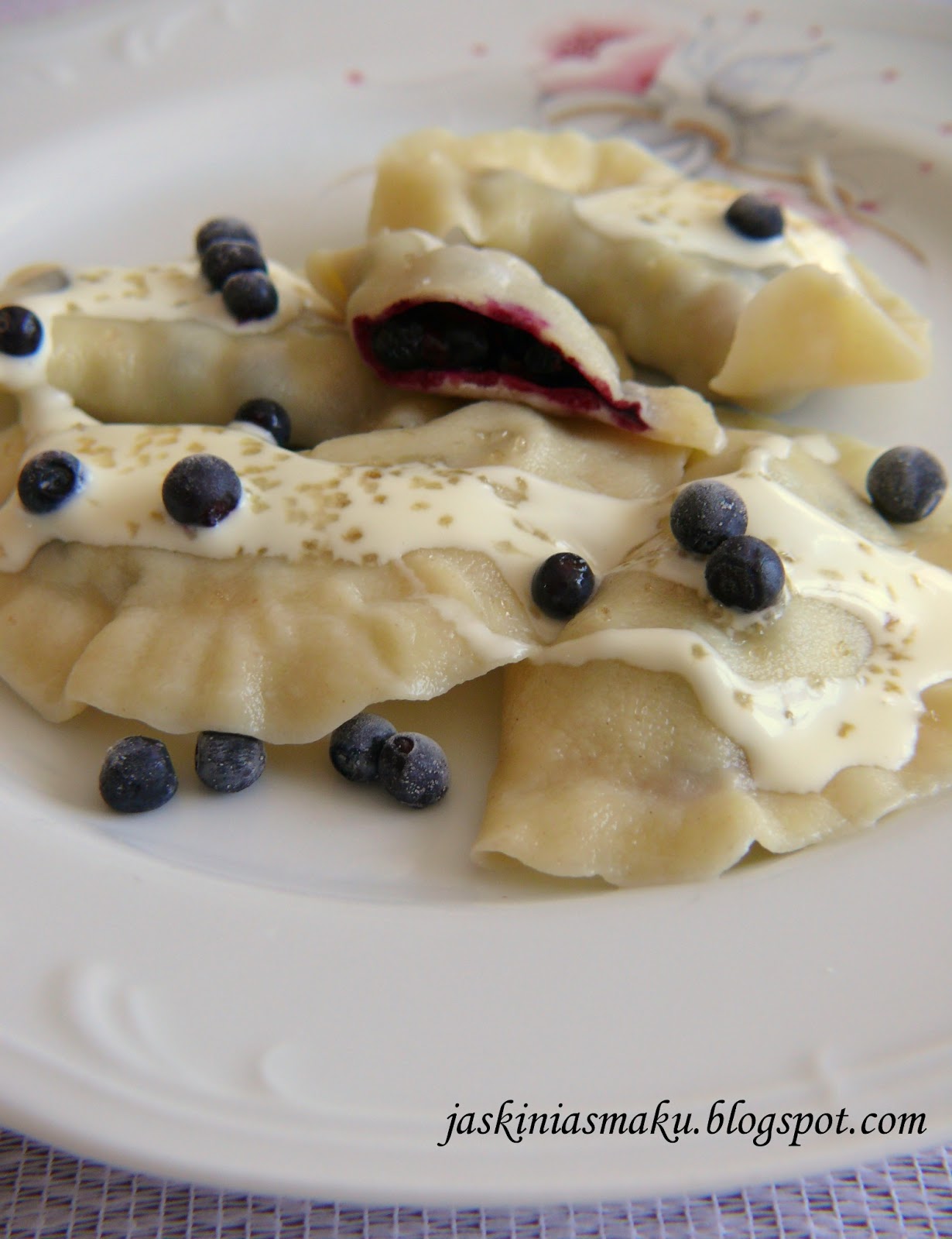 Jaskinia Smaku Pierogi z jagodami