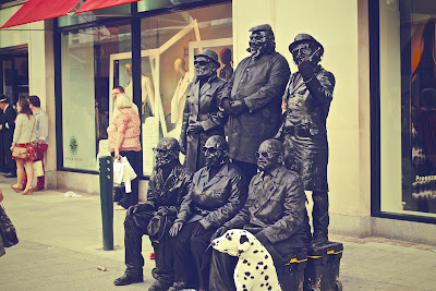 Estatuas vivientes en la calle Frozen teanimasmeanimo Frozen en la calle