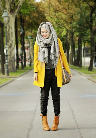 29 Inspirasi Modis Perpaduan Celana Jeans Dan Hijab