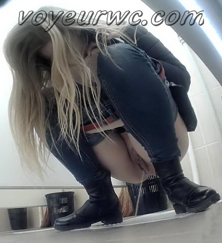 College beauty visits the restroom with hidden camera (PissWC 228)