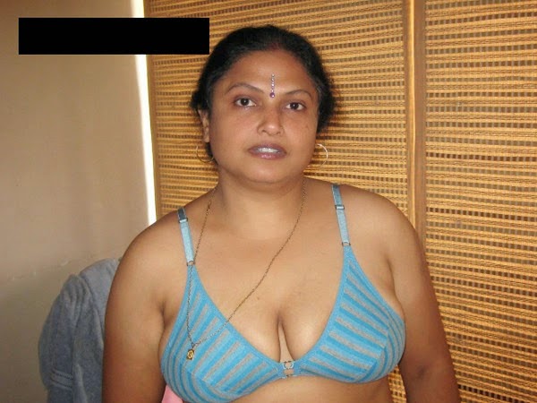 Indian Housewife Prajakta Nude - Desi bhabi & mallu sexy aunty nude pics,photos,images Desi ...