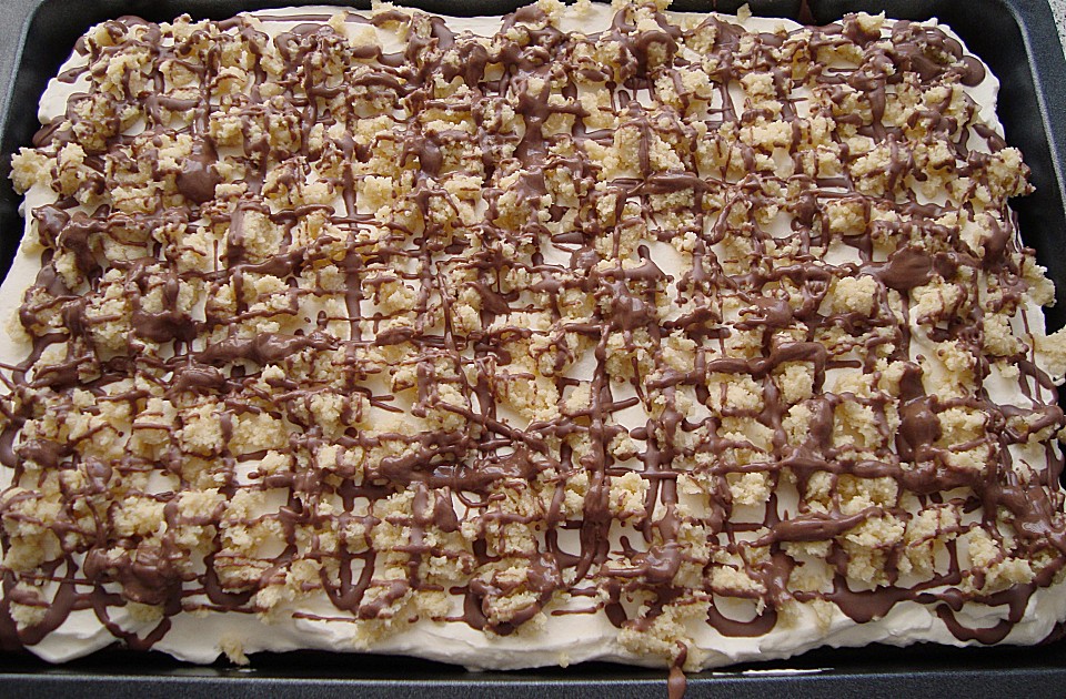 Nuss - Sahne - Kuchen (Blechkuchen)