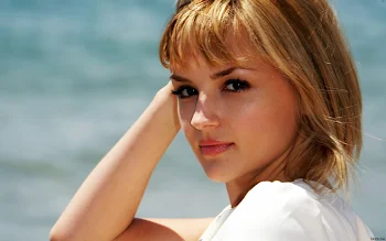 rachael leigh cook