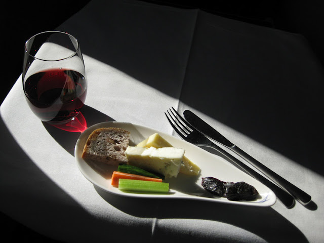 Business class meal aboard ANA Dreamliner
