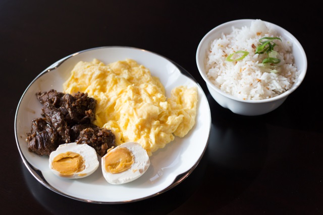 breakfast at The Grand Club executive lounge of Grand Hyatt Manila