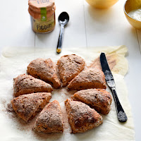 Scones integrais de figo e noz 
