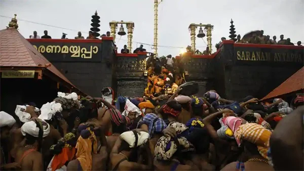 Four months after landmark verdict, Supreme Court begins hearing on Sabarimala review petitions, New Delhi, News, Trending, Religion, Sabarimala, Sabarimala Temple, Supreme Court of India, Women, National.