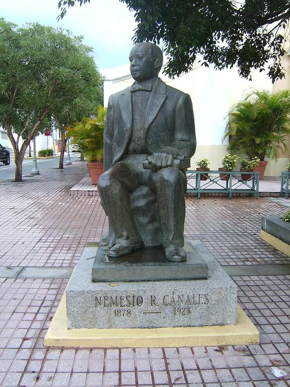 ARTE PUBLICO: ESCULTURAS Y MONUMENTOS EN PUERTO RICO: Monumento a
