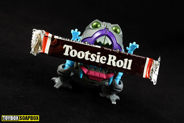 Transformers Titans Return legends Sharkticon Gnaw review