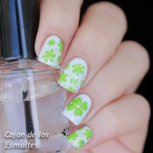 Decoración de uñas de San Patricio - Tréboles