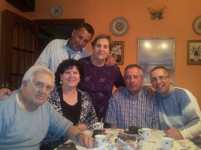 Mi familia... Mamá, Papá Valeriano, hermanitos y cuñada