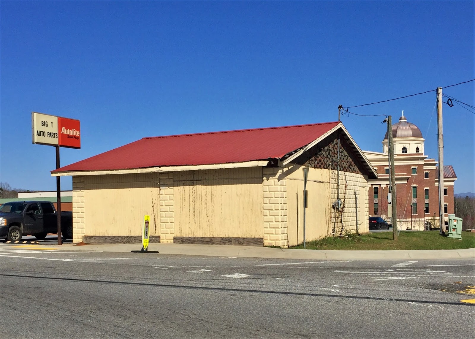 Remnants of Southern Architecture: Robinson Service Station/Big T Auto
