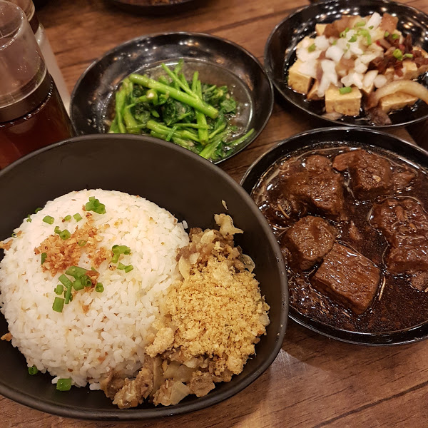[Review] Pares Retiro It's all about food