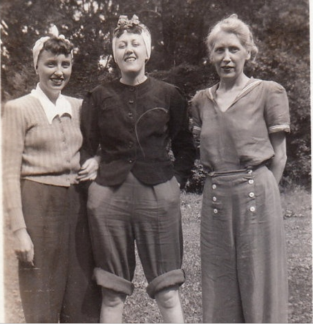 Vintage ladies in daytime head scarves #vintage