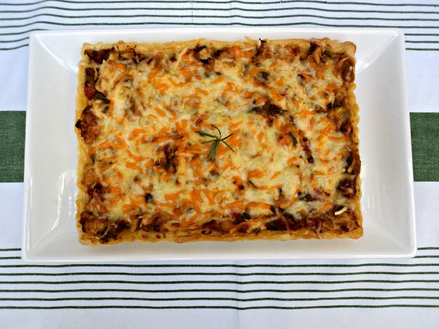 Pizza hojaldrada de verdura y pollo