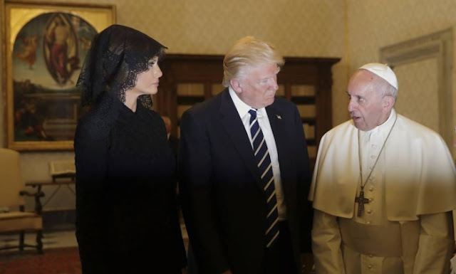 Melania, Trump e Papa Francisco
