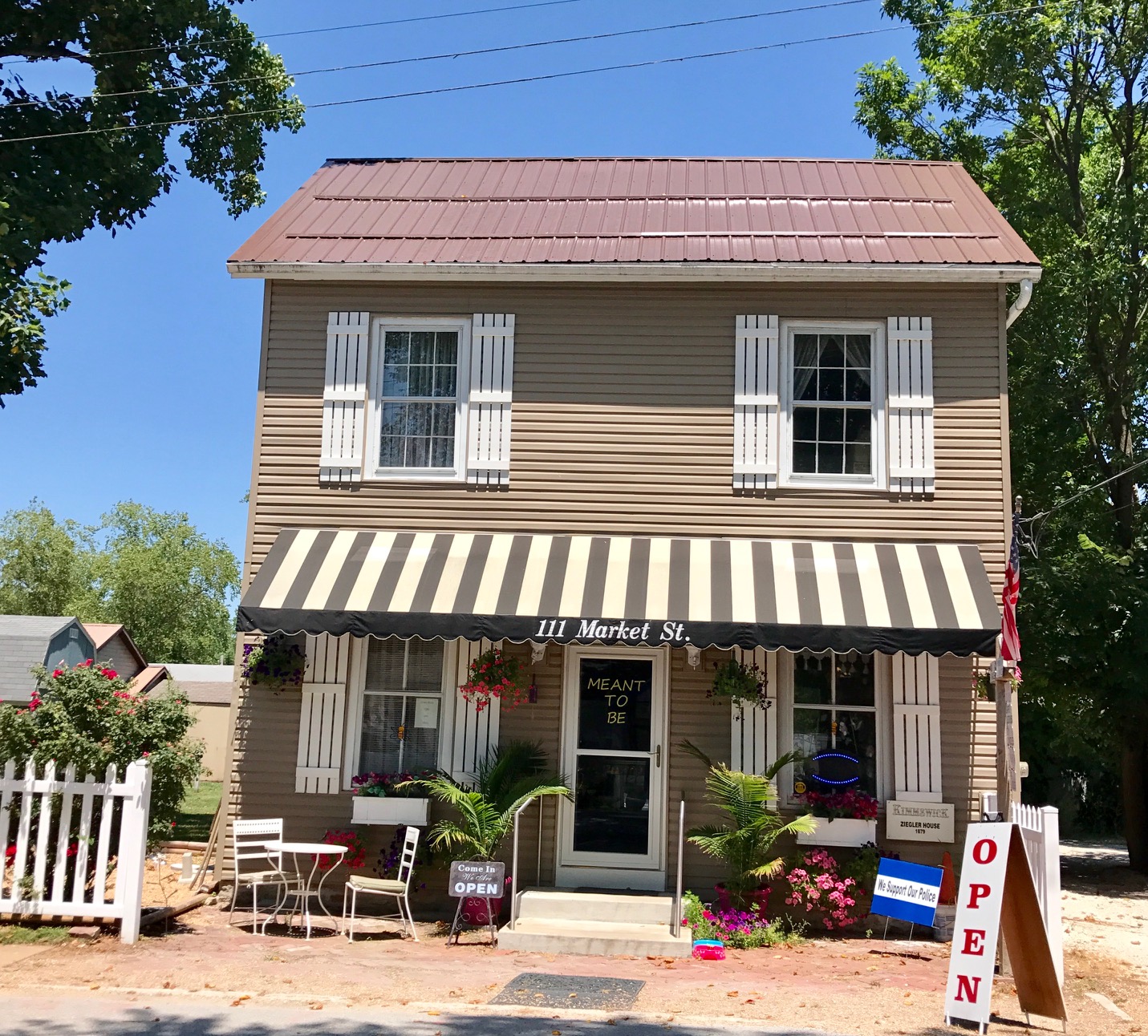 Missouri christmas towns branson mo The Christmas Haus | Christmas Tree Lane