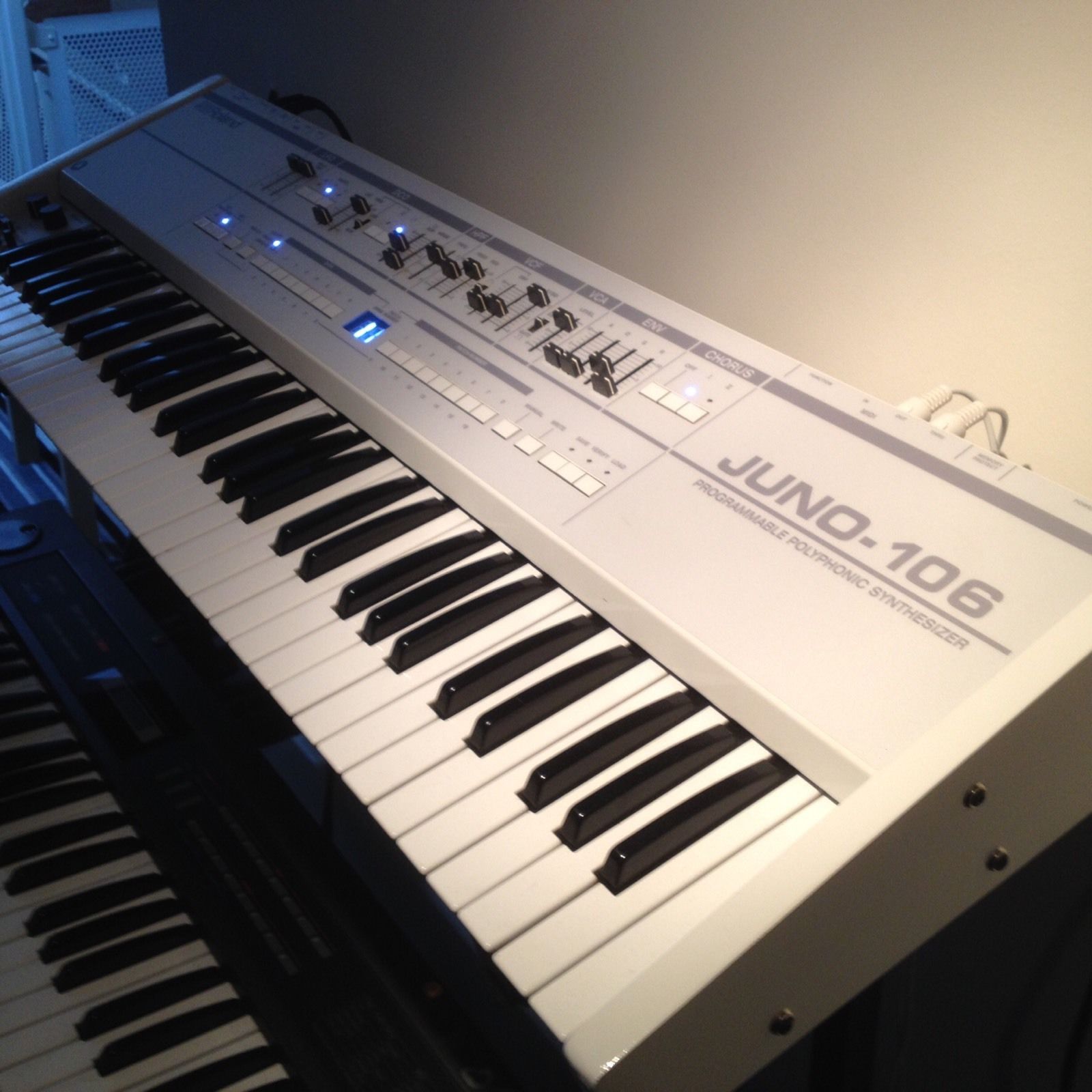 MATRIXSYNTH Custom Roland Juno 106 "Polar" White