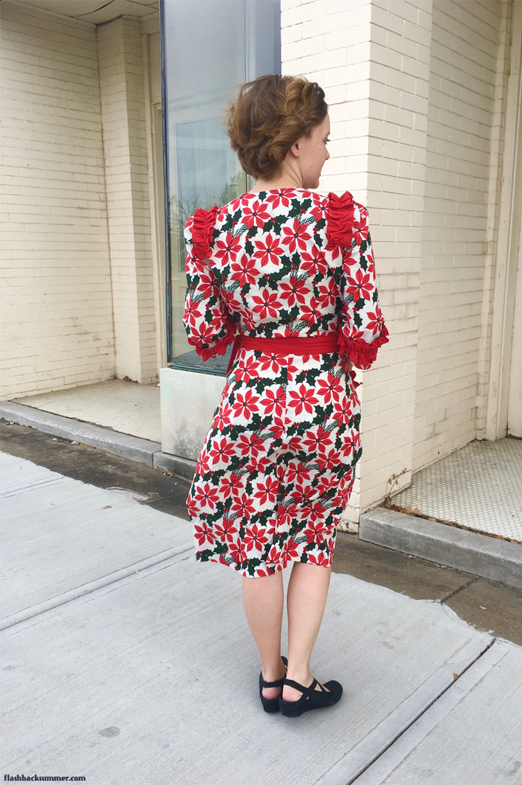 Flashback Summer: 1940s Poinsettia Dress - Simplicity 4900