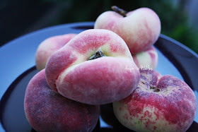 A plate of Douhgnut or Saturn peaches from www.anyonita-nibbles.com