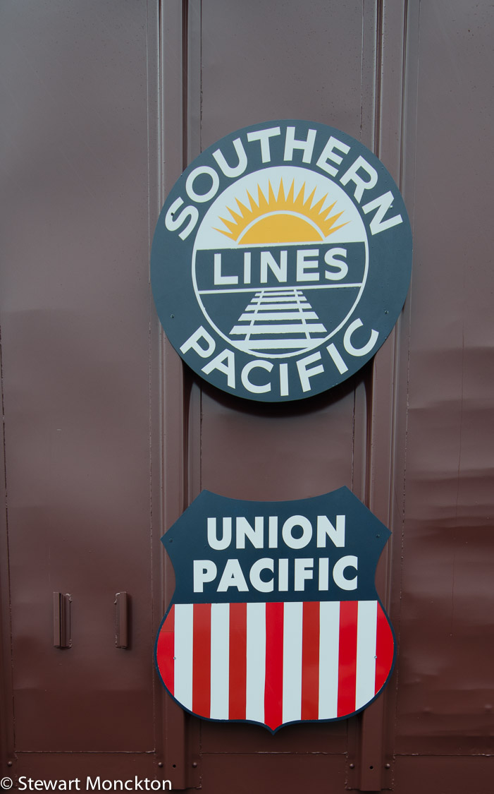 Paying Ready Attention - Photo Gallery: Railway Signs