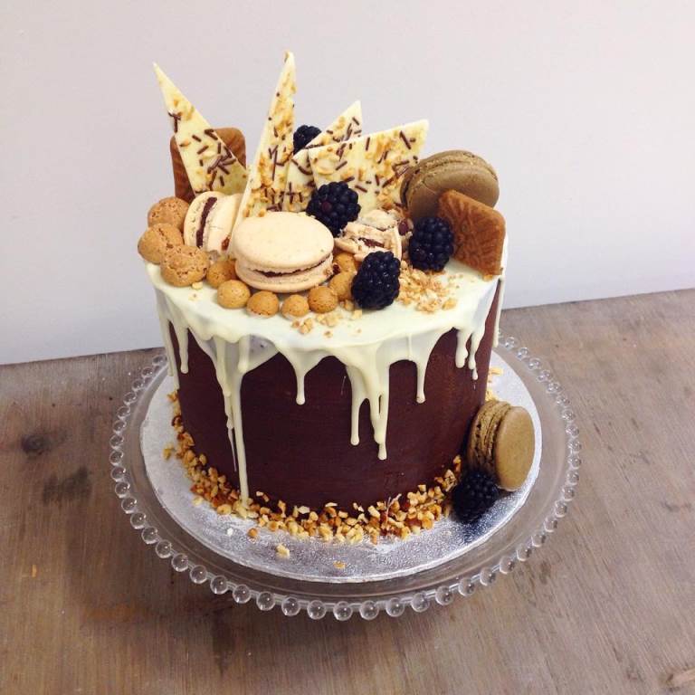 TENDÊNCIA Aprenda a fazer um Drip Cake + 10 ideias de TENDÊNCIA Aprenda a fazer um Drip Cake + 10 ideias de