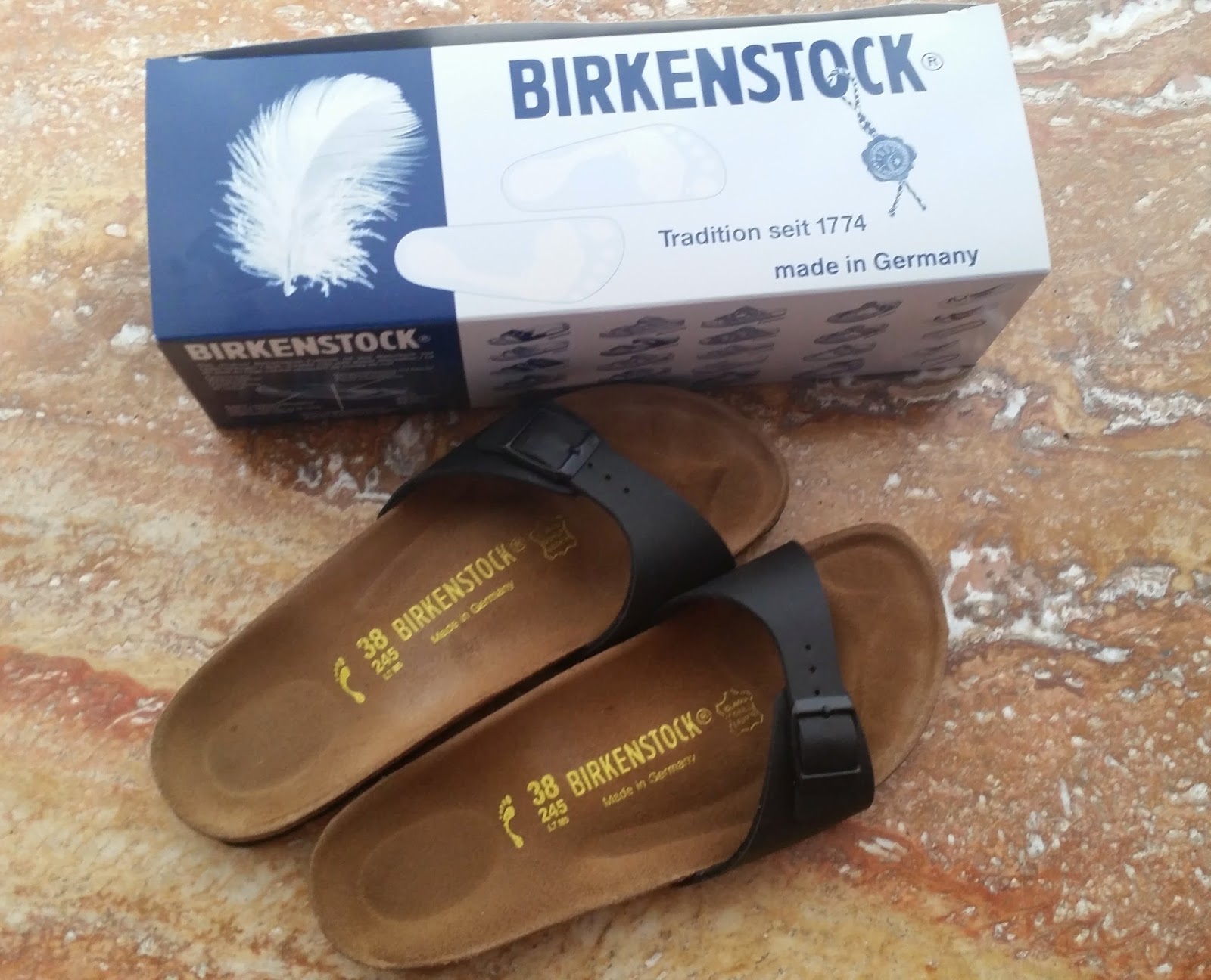Frauenfüsse in birkenstock Clearance