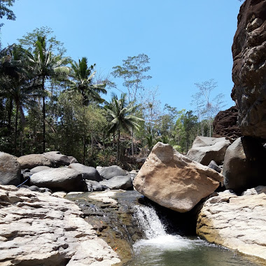 Menikmati keindahan sungai Konang di desa Pandean Trenggalek 