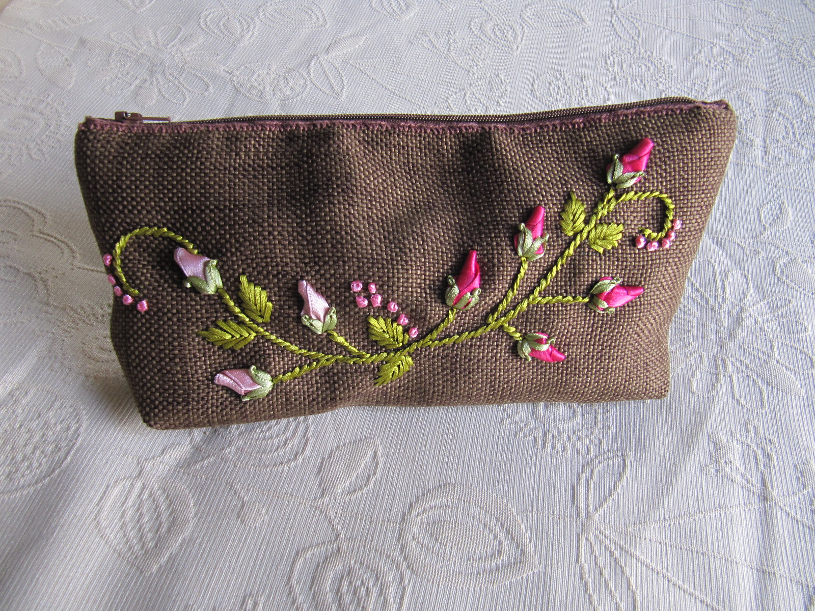 Bordados Esmeralda: para mis lápices