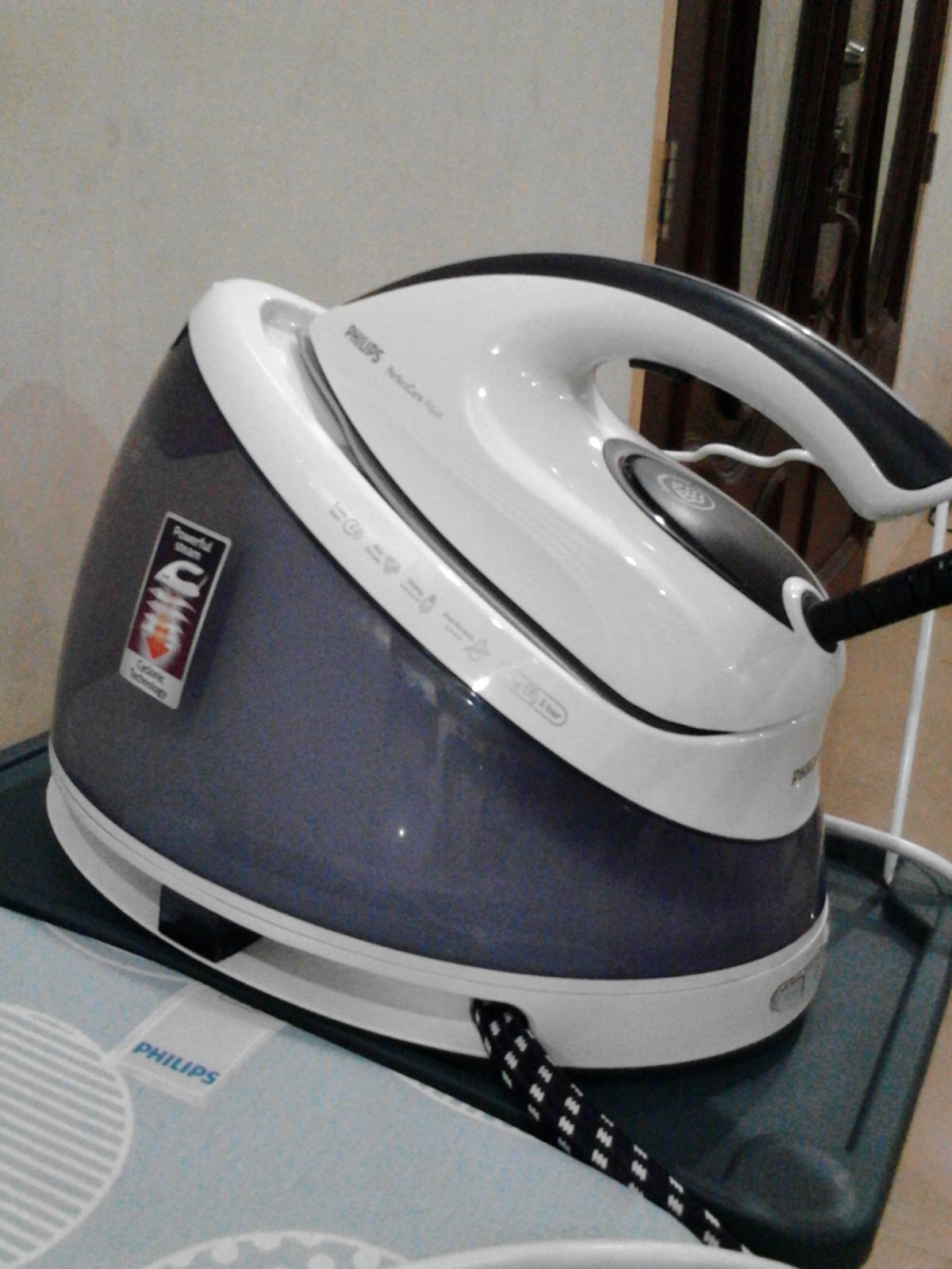 Cempaka Biru Philips Steam Iron by Amway ( 2 )
