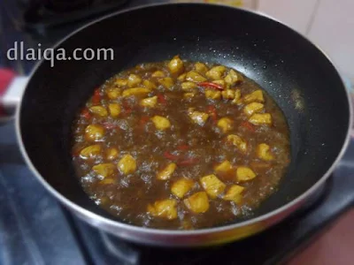 tambahkan air dan gula pasir