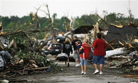 Gambar-gambar kesan serangan angin puting beliung di Missouri - Unikversiti
