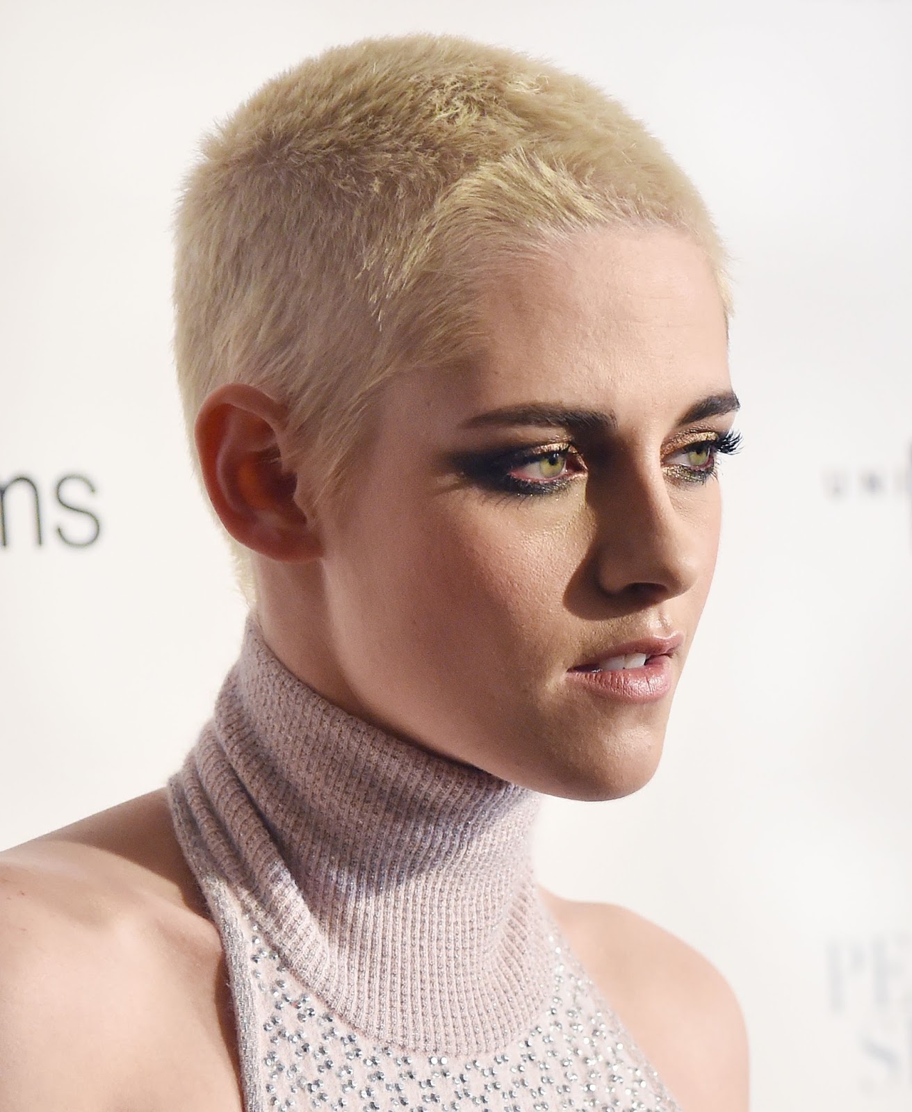 Essayage de coupe de cheveux avec sa photo 04 picture