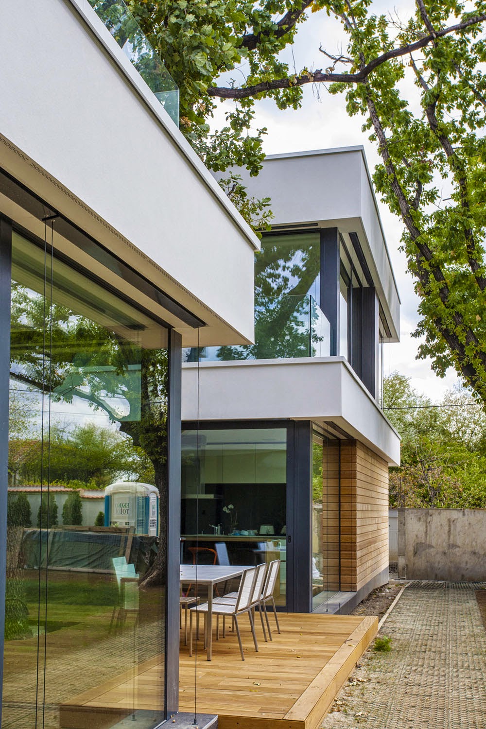 Desain Rumah Kontemporer Dengan Arsitektur Modern Yang Ramah
