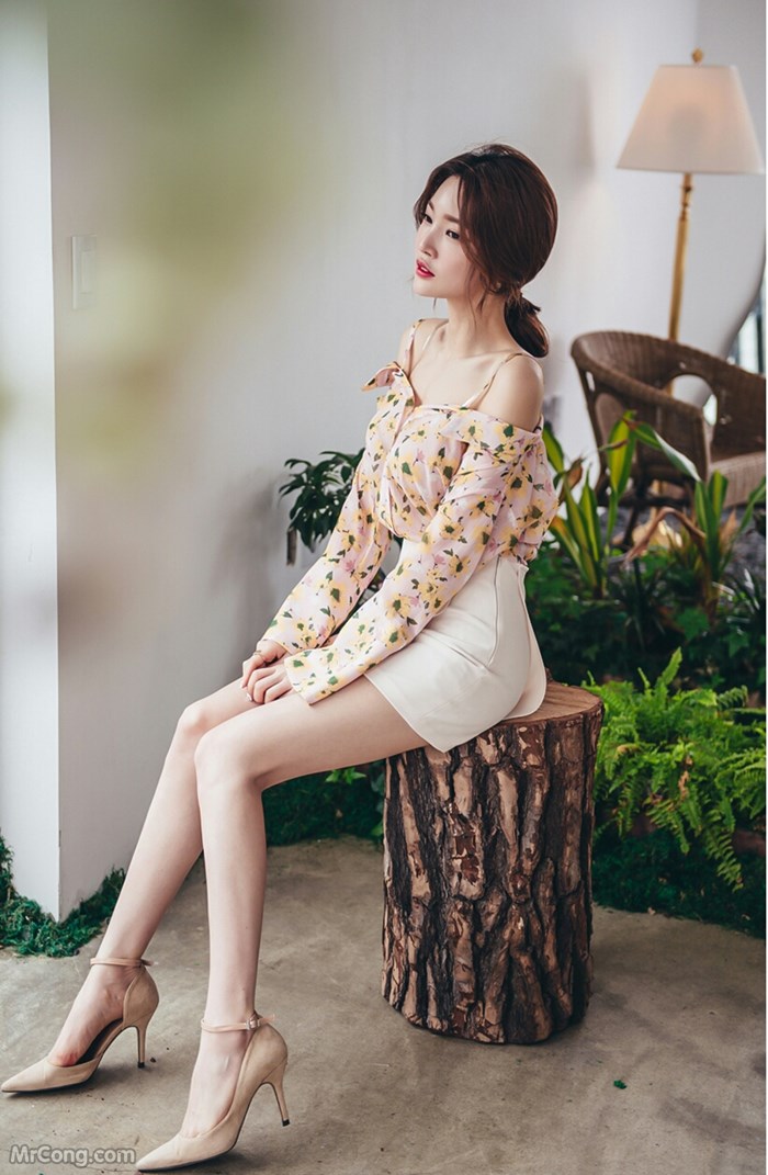 Beautiful Park Jung Yoon in the April 2017 fashion photo album (629 photos) photo 10-17