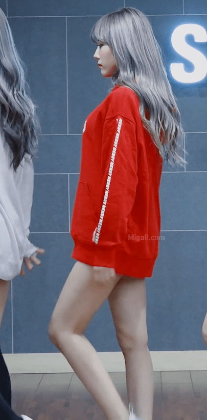 우주소녀 루다 사복 돌핀팬츠