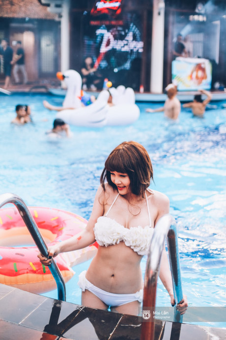 Pool party cuoi tuan - Con gai Ha Noi, khi muon sexy thi cung sexy het co! - Anh 14