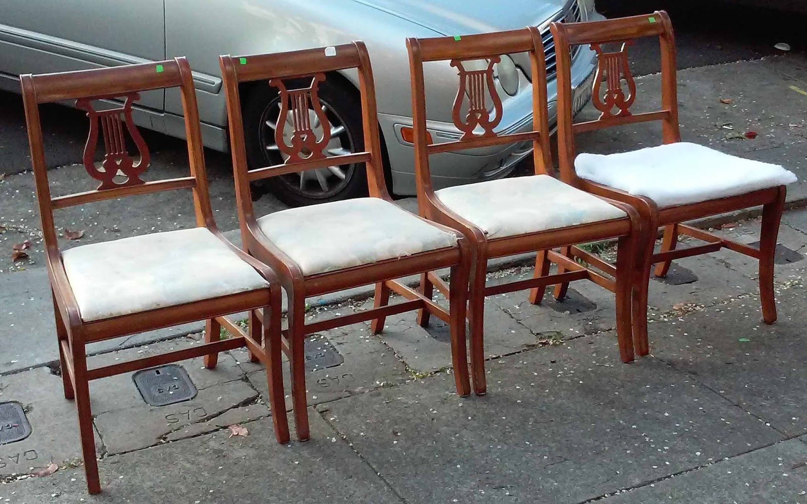 UHURU FURNITURE & COLLECTIBLES SOLD Set of 4 HarpBack Dining Chairs 35