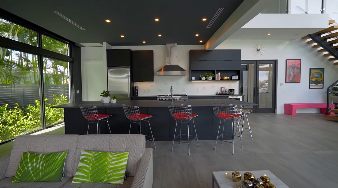 Tour 2900 NE 24th Ct, Fort Lauderdale, FL vs. 39 Interior Design Photos