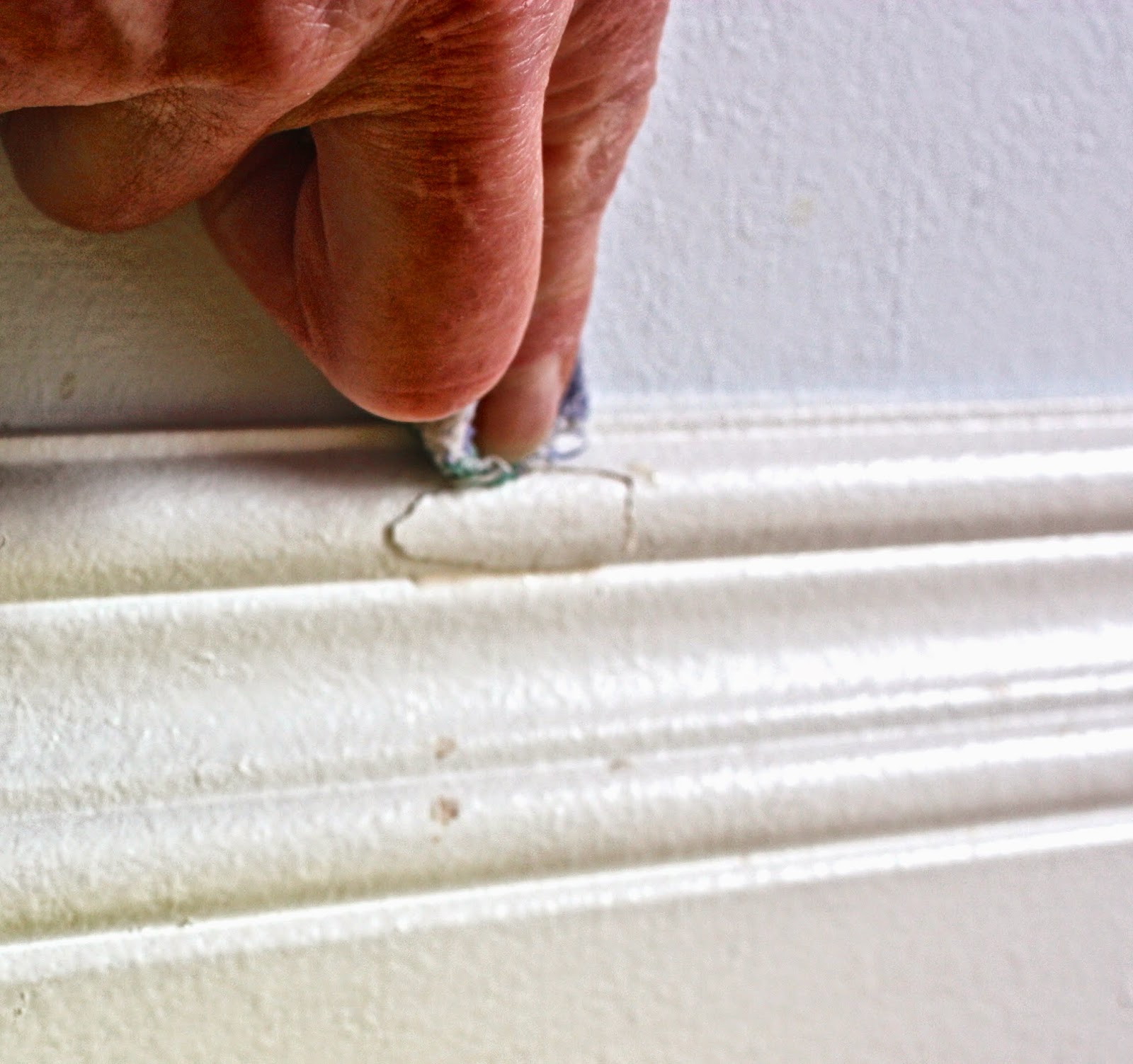 Artsybuildinglady Repair A Chipped Baseboard