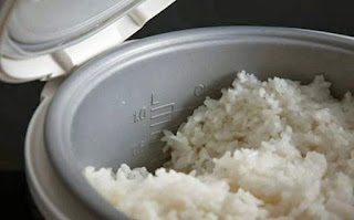 Benarkah Dilarang Makan Nasi yang Dihangatkan Selama 12 Jam di Magic Jar?
