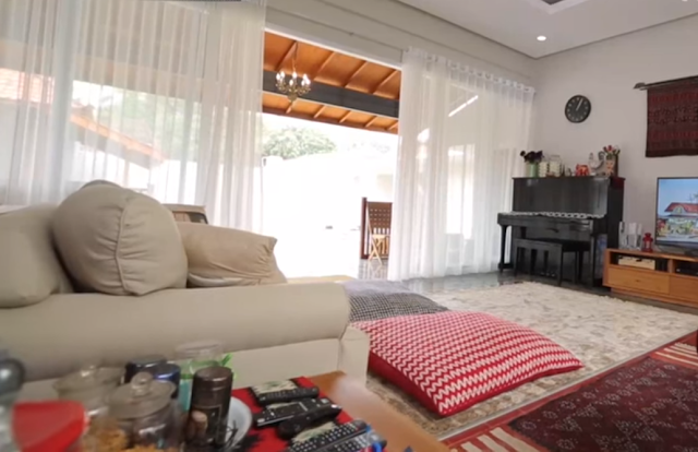 Rumah Unik yang Sederhana Rumah Unik yang Sederhana